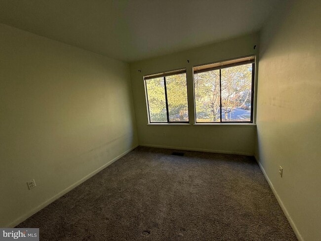 12825 Cara Dr in Woodbridge, VA - Building Photo - Building Photo