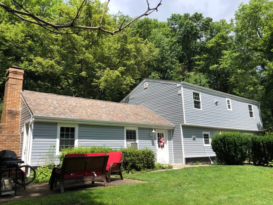 116 Hickory Hill Ln, Unit Bottom Unit in Zelienople, PA - Foto de edificio