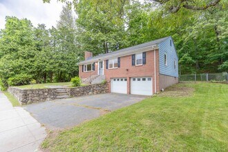 61 Teresa Rd in Manchester, CT - Building Photo - Building Photo