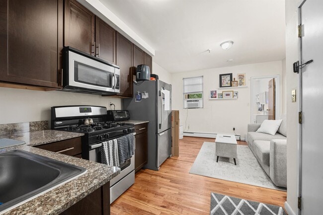 606 Jefferson St in Hoboken, NJ - Building Photo - Building Photo