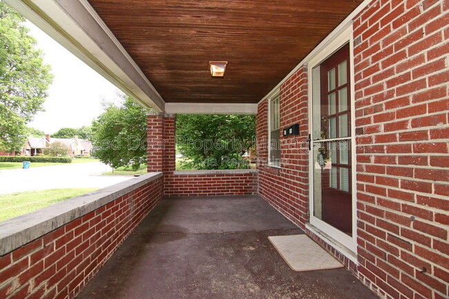 6055 Central Ave in Indianapolis, IN - Building Photo - Building Photo