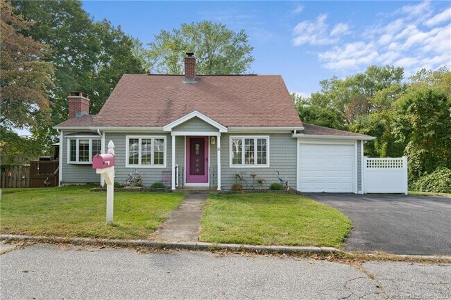 6 East St in Waterford, CT - Building Photo - Building Photo