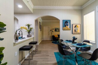 3000 San Jacinto St in Houston, TX - Building Photo - Building Photo