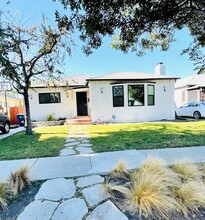 1847 Stearns Dr, Unit Main House in Los Angeles, CA - Building Photo - Building Photo