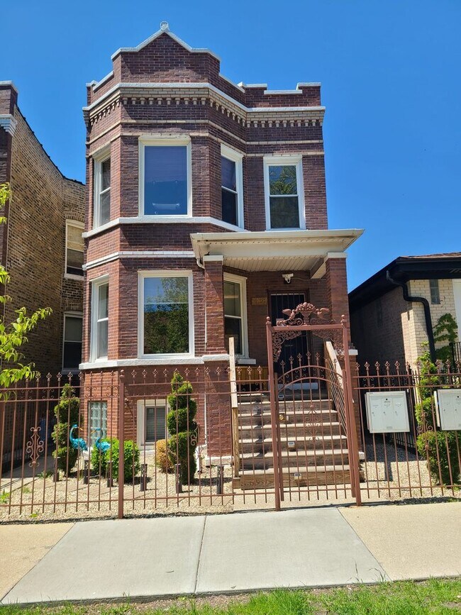1438 N Central Park Ave in Chicago, IL - Building Photo - Building Photo