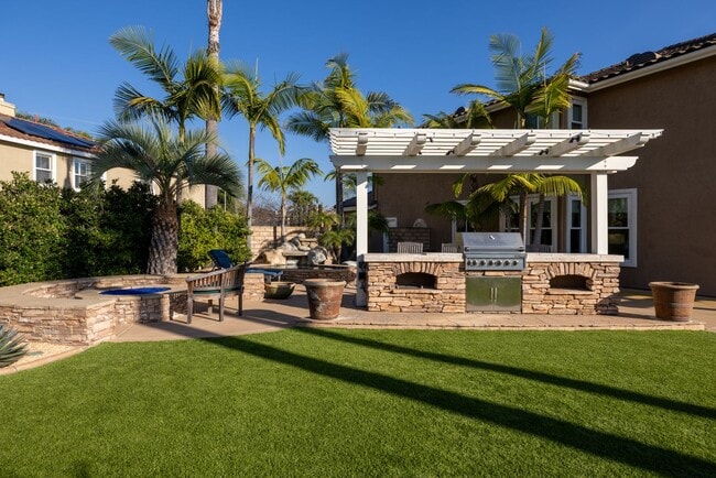 2215 Paseo Saucedal in Carlsbad, CA - Building Photo - Building Photo