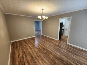 365 Winding River Dr in Atlanta, GA - Foto de edificio - Building Photo