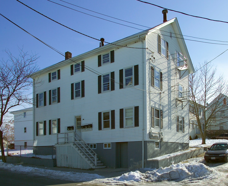 381 Snell St in Fall River, MA - Building Photo