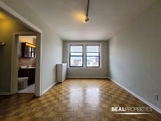 property at 739 W Belmont Ave