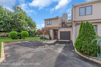 700 Ocean Ave N in Long Branch, NJ - Building Photo - Building Photo
