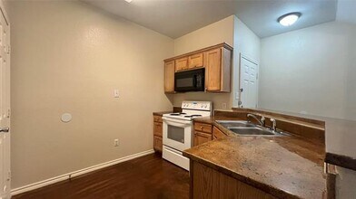 106 Sunburst Ct in Weatherford, TX - Building Photo - Building Photo