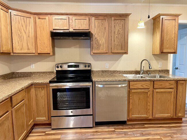 720 Ash NW in Ardmore, OK - Building Photo - Building Photo