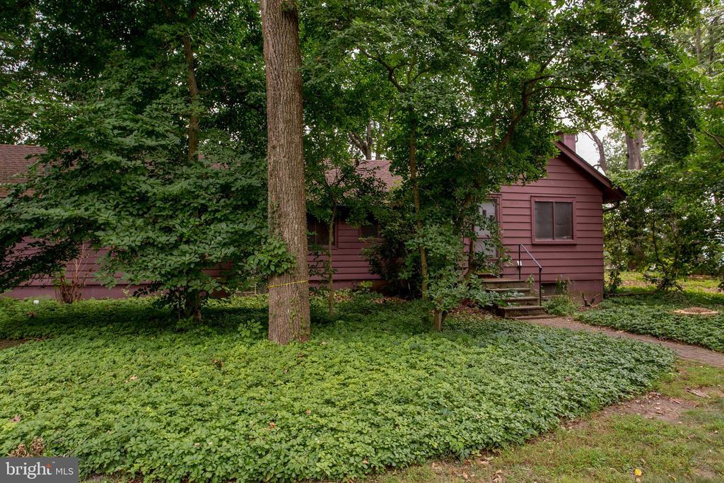 18 Bridge Four Ln in Pipersville, PA - Building Photo