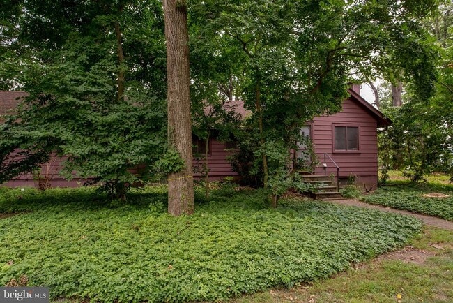 property at 18 Bridge Four Ln