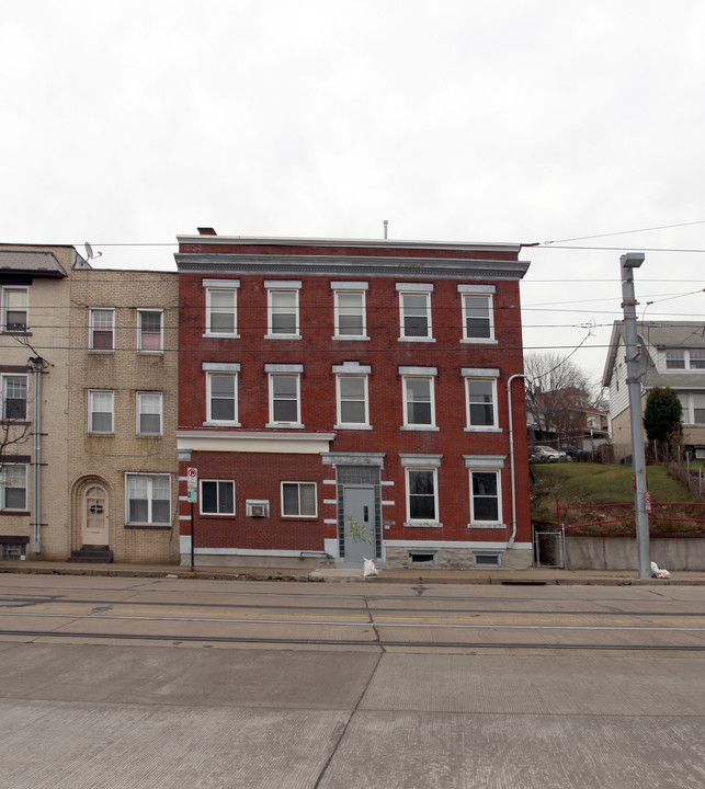 1701 Broadway Ave in Pittsburgh, PA - Building Photo