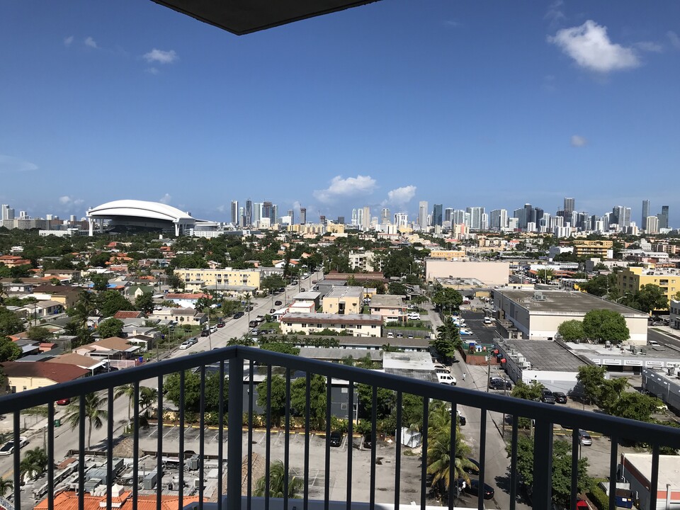 1 Glen Royal Pky, Unit 1110 in Miami, FL - Building Photo