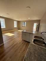 213 N East St, Unit A in Carlinville, IL - Building Photo