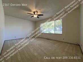 2307 Oxford Way in Lodi, CA - Building Photo - Building Photo