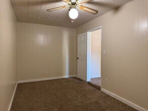 225 Meadow Ln in Schertz, TX - Building Photo - Building Photo