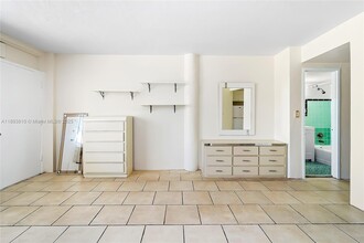 6484 Indian Creek Dr in Miami Beach, FL - Foto de edificio - Building Photo