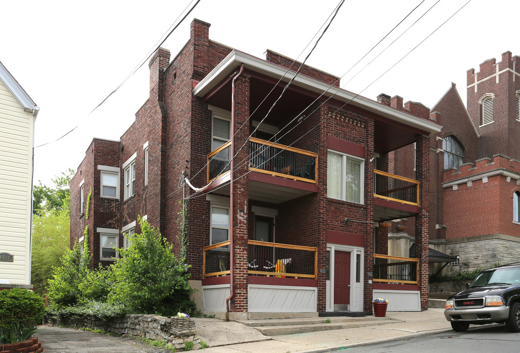 4608 Tower Ave in St Bernard, OH - Foto de edificio