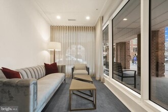 635 Slaters Ln-Unit -210 in Alexandria, VA - Building Photo - Building Photo