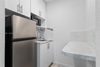 4201 NW 25th Ave in Miami, FL - Building Photo - Building Photo