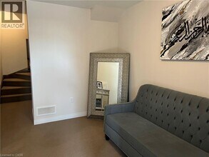 12 Workman Ln in Hamilton, ON - Building Photo - Building Photo