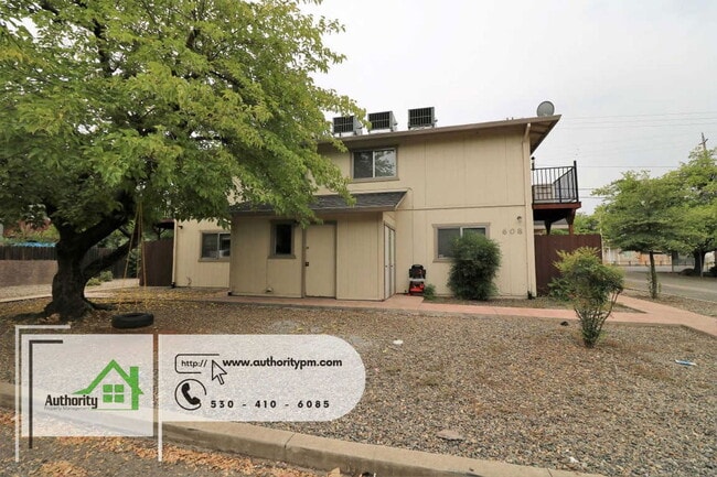 608 Hartnell Ave in Redding, CA - Building Photo - Building Photo