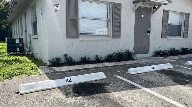 550 NE 44th St in Pompano Beach, FL - Building Photo - Building Photo