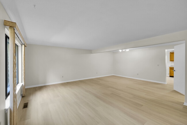 103 Cliffside Dr in Manchester, CT - Building Photo - Building Photo