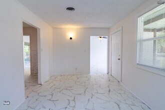 1624 Sunnyside Ln in Wichita Falls, TX - Building Photo - Building Photo