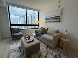 225 N Miami Ave, Unit SI FL34-ID1471177P in Miami, FL - Building Photo