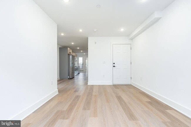 2252 N Front St in Philadelphia, PA - Building Photo - Building Photo