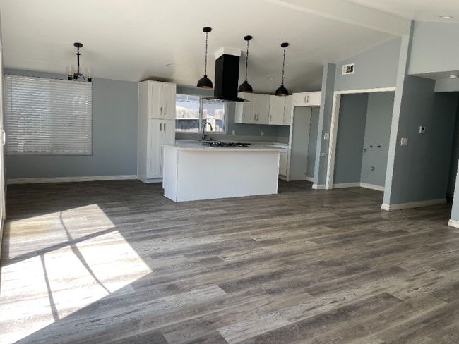 510 W Woodcrest Ave in Fullerton, CA - Building Photo - Building Photo