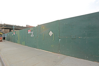 4506 Davis St in Long Island City, NY - Building Photo - Building Photo