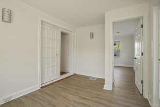 221 Hunyadi Ave in Fairfield, CT - Building Photo - Building Photo