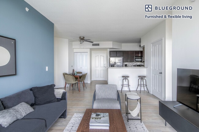 987 SW 37th Ave in Miami, FL - Building Photo - Building Photo