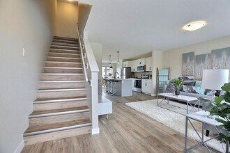 Henley Heights in Edmonton, AB - Building Photo - Building Photo