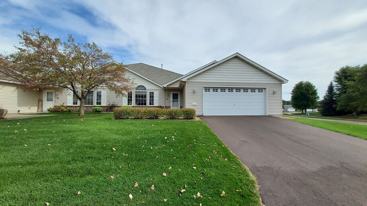 77 Brighton Path in Hudson, WI - Building Photo