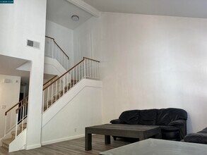 2016 Reynolds St in San Leandro, CA - Building Photo - Building Photo