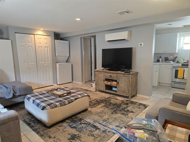 44 Inwood Rd in Port Washington, NY - Building Photo - Building Photo