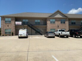 145 Bruin Dr in Florence, AL - Building Photo