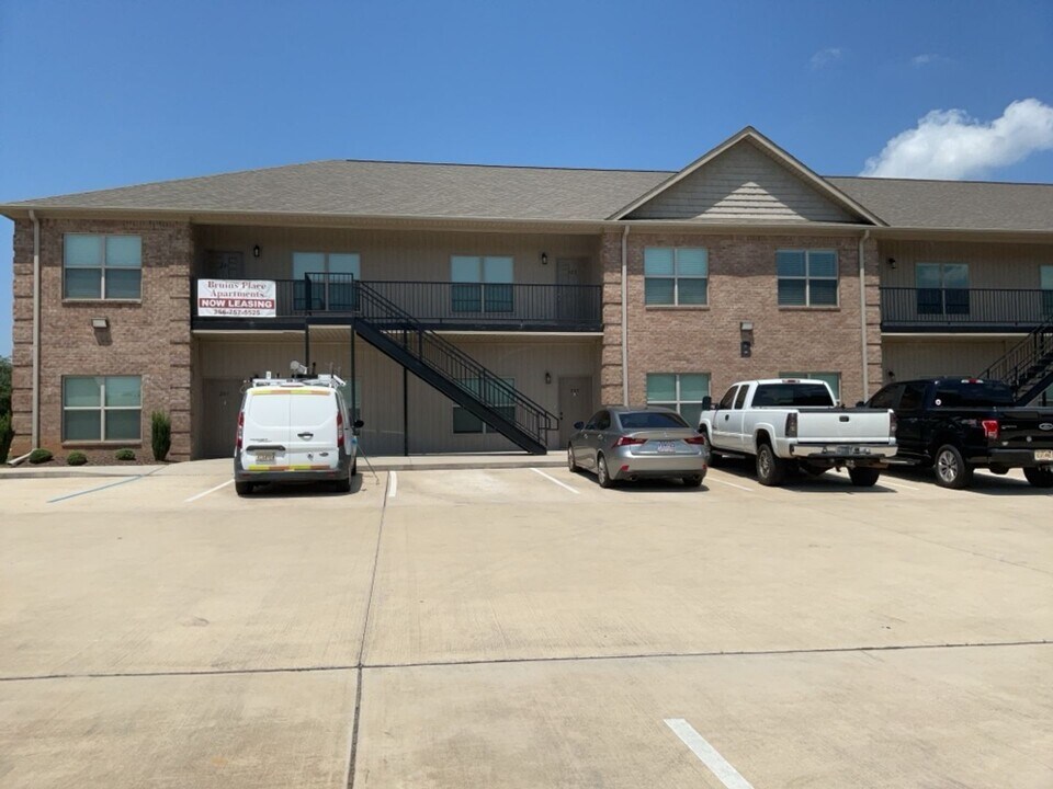 145 Bruin Dr in Florence, AL - Building Photo