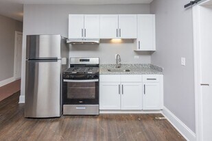 6711 S Cregier Ave in Chicago, IL - Building Photo