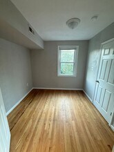 451 Burbank St SE in Washington, DC - Foto de edificio - Building Photo