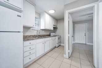 1711 Fourcade St in Houston, TX - Building Photo - Building Photo