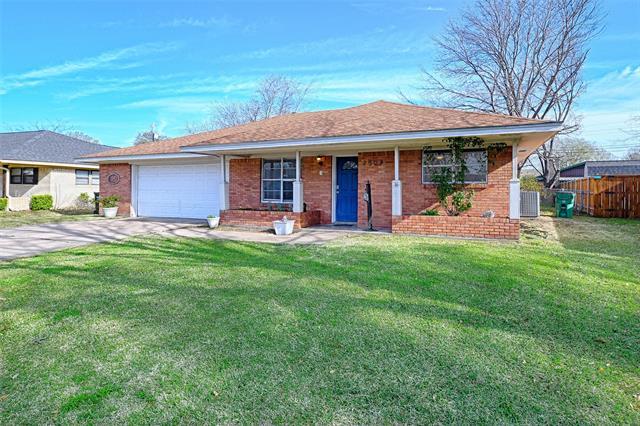 2504 Burnett Dr in Greenville, TX - Building Photo