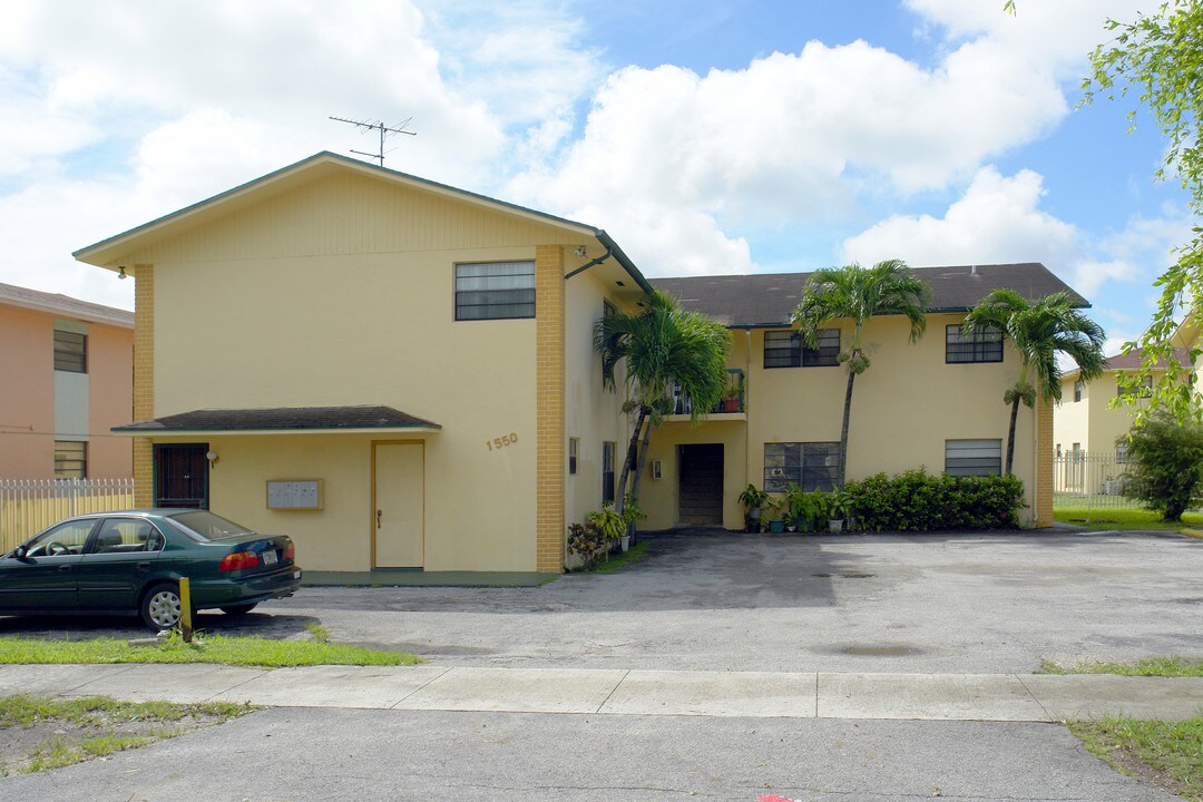 1550 W 42nd St in Hialeah, FL - Building Photo