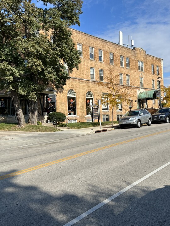 7416 Harwood Ave in Wauwatosa, WI - Building Photo